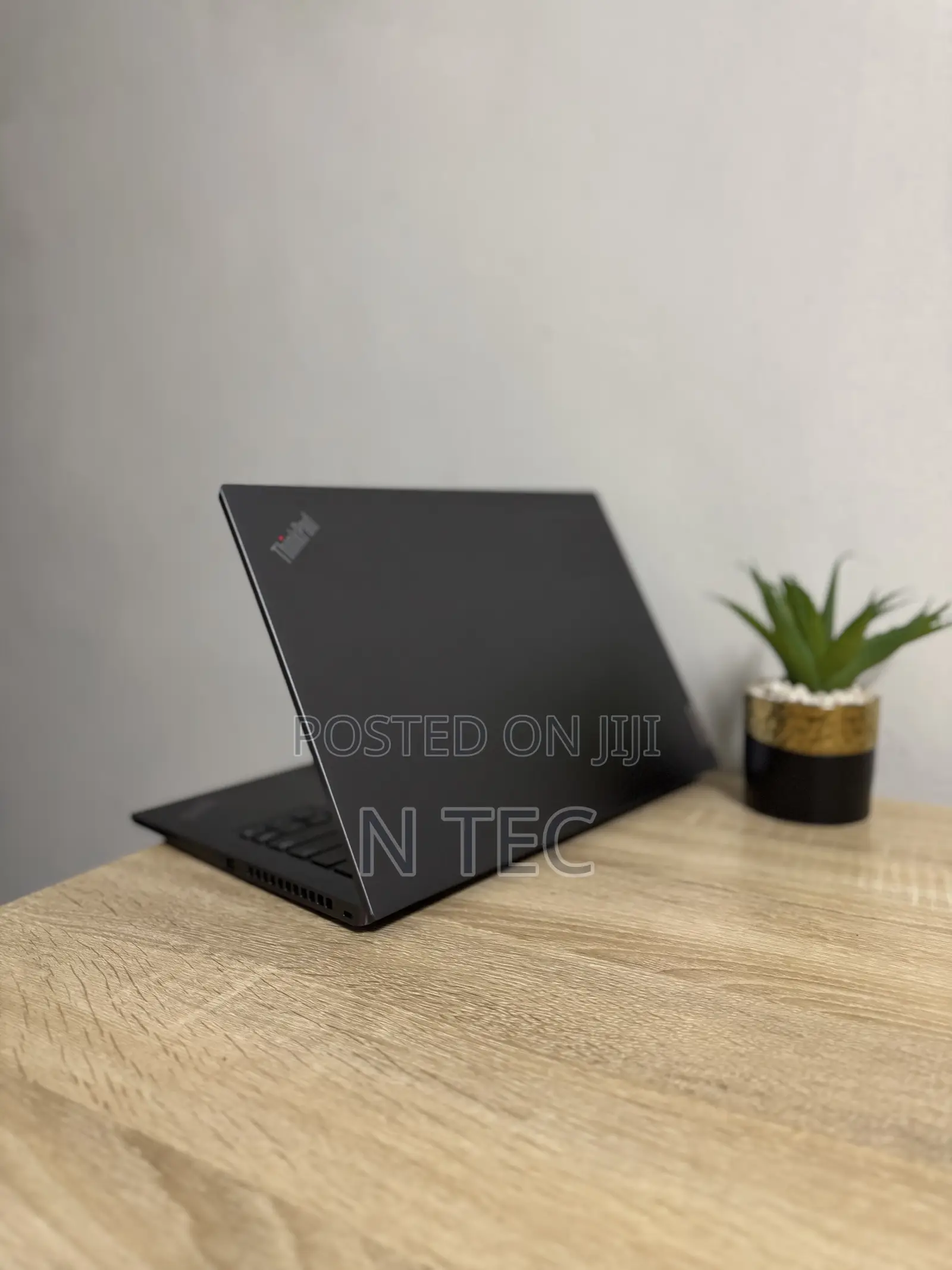 Laptop Lenovo Thinkpad T14s Gen 2 16GB AMD Ryzen 9 SSD 256GB