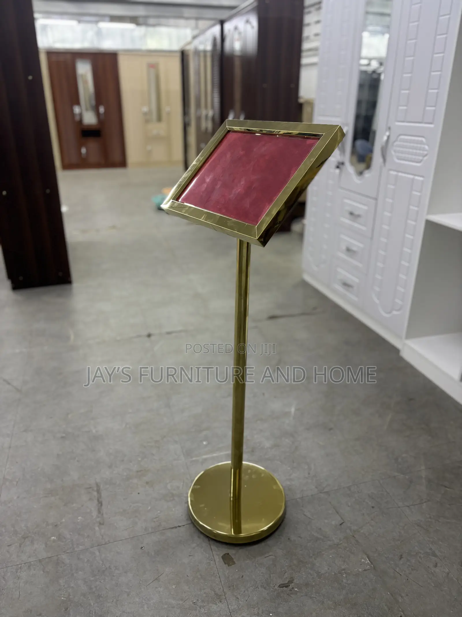 Display Stand (Barricade)