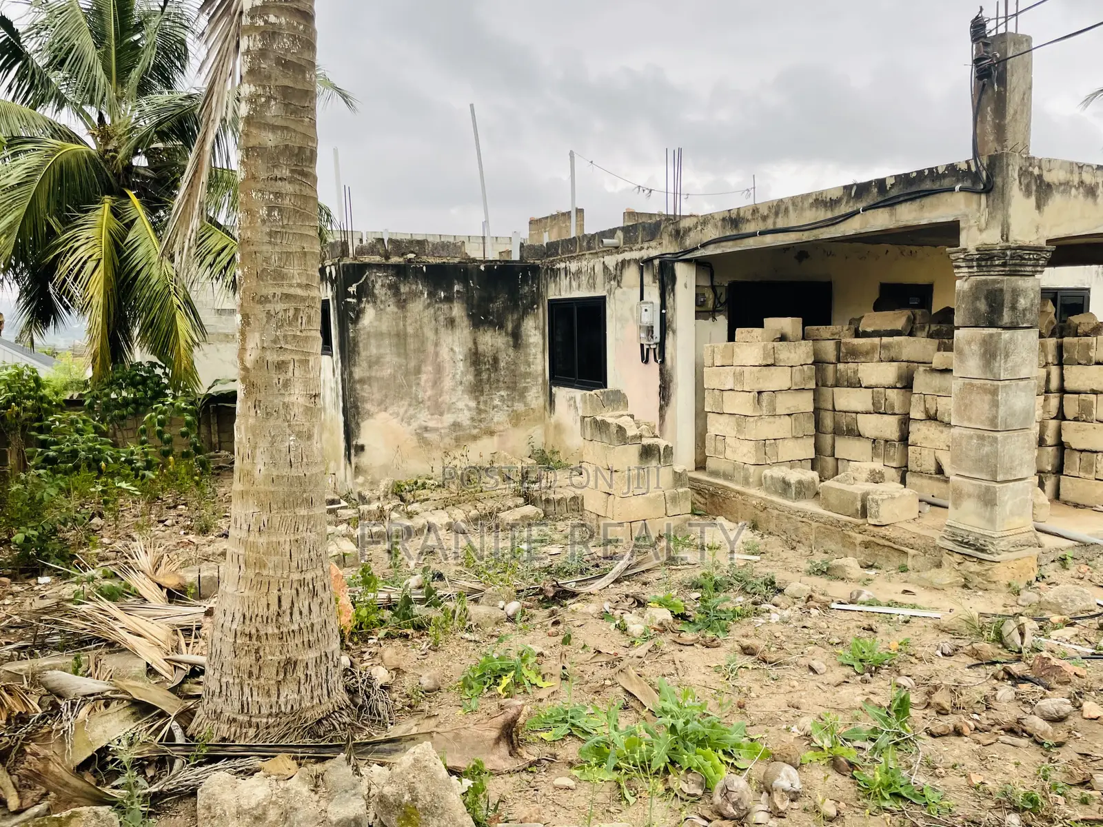 4bdrm House in Franjie Realty, Weija for sale