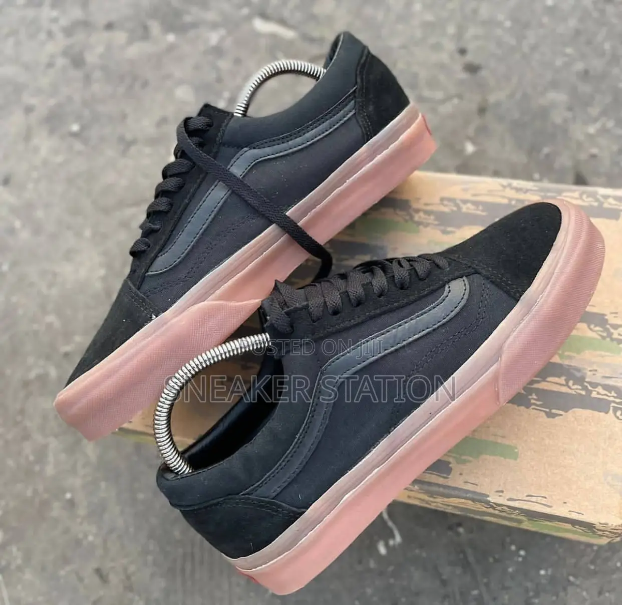Authentic Old Skool Vans Black/Brown