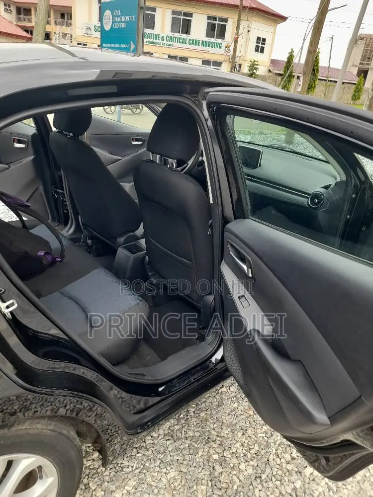 Toyota Yaris iA 1.5 FWD 2017 Black