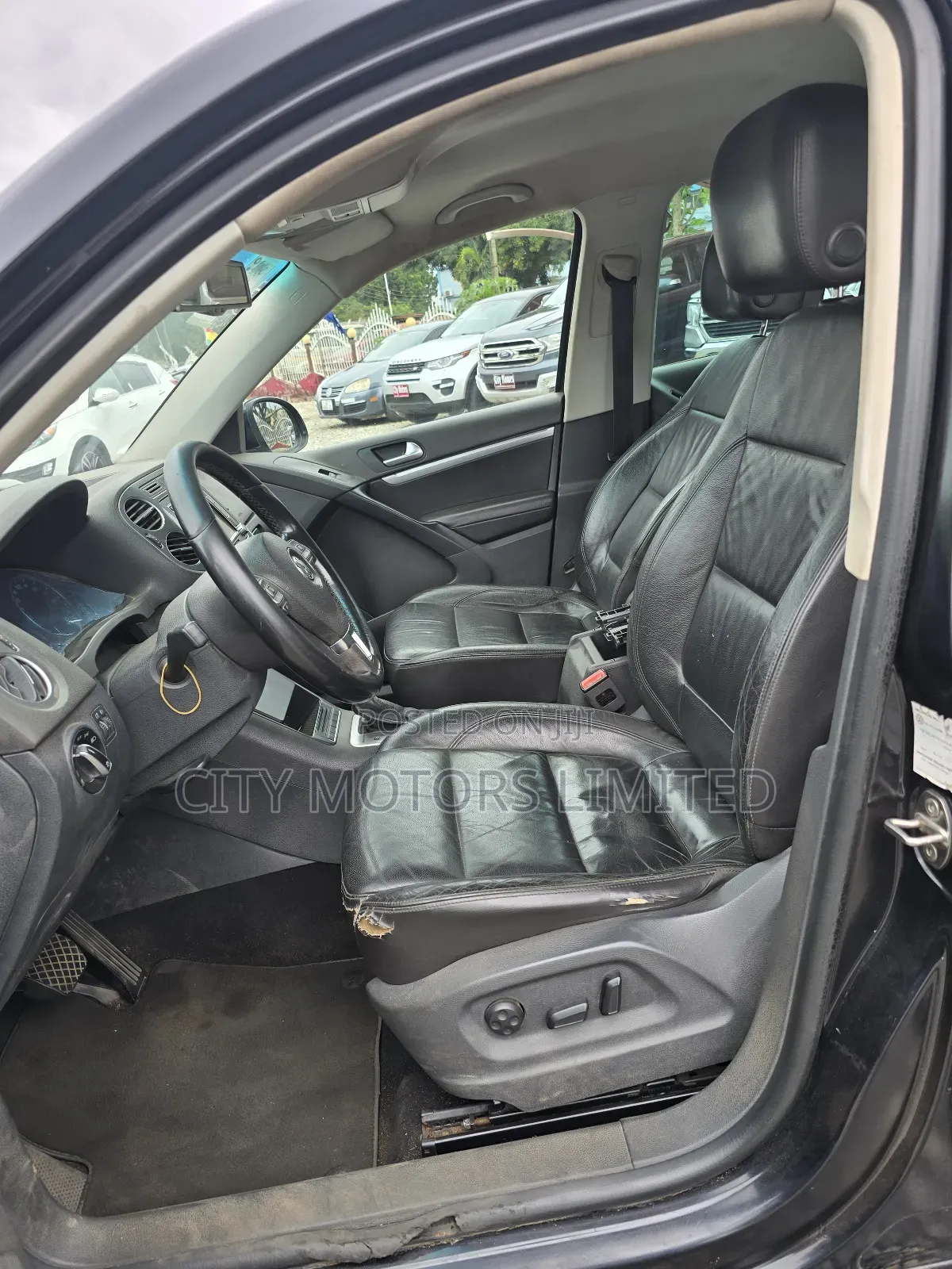 Volkswagen Tiguan SE 4dr SUV (2.0L 4cyl Turbo 6A) 2015 Black