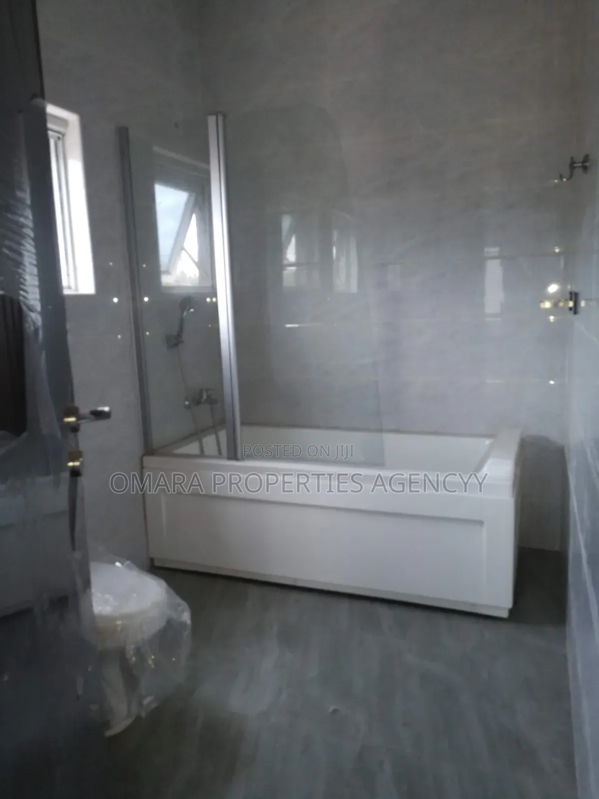 4bdrm House in Estate, Takoradi for sale