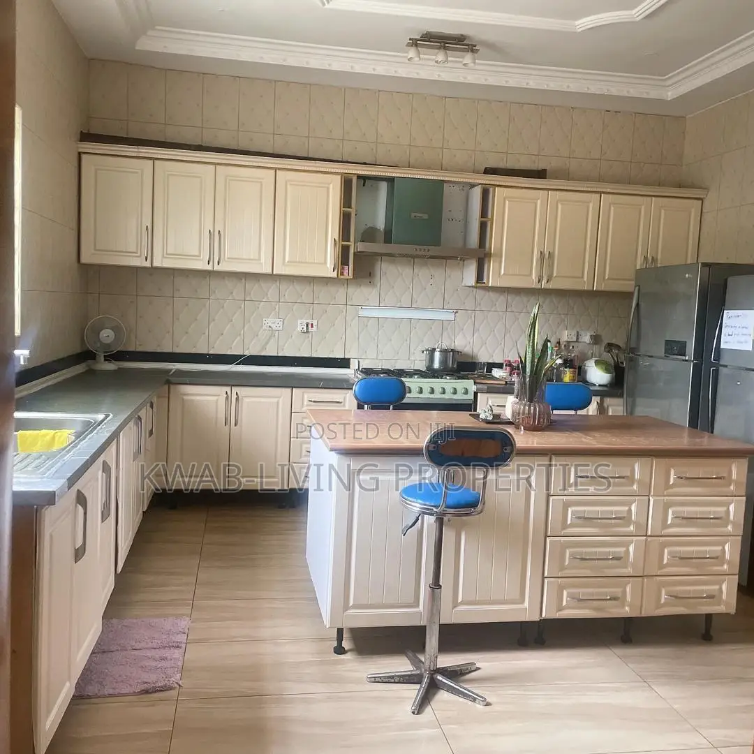 Furnished 7bdrm House in Tema Metropolitan for sale