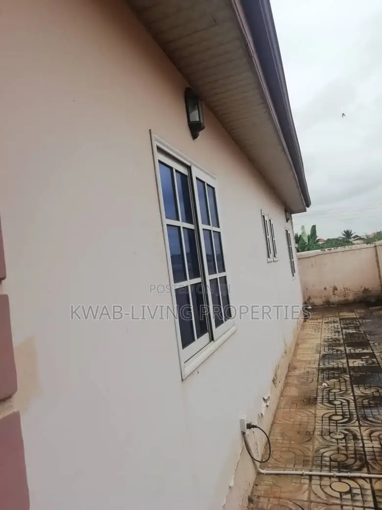 2bdrm House in Oyarifa for sale