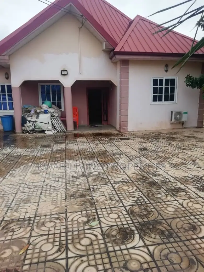2bdrm House in Oyarifa for sale