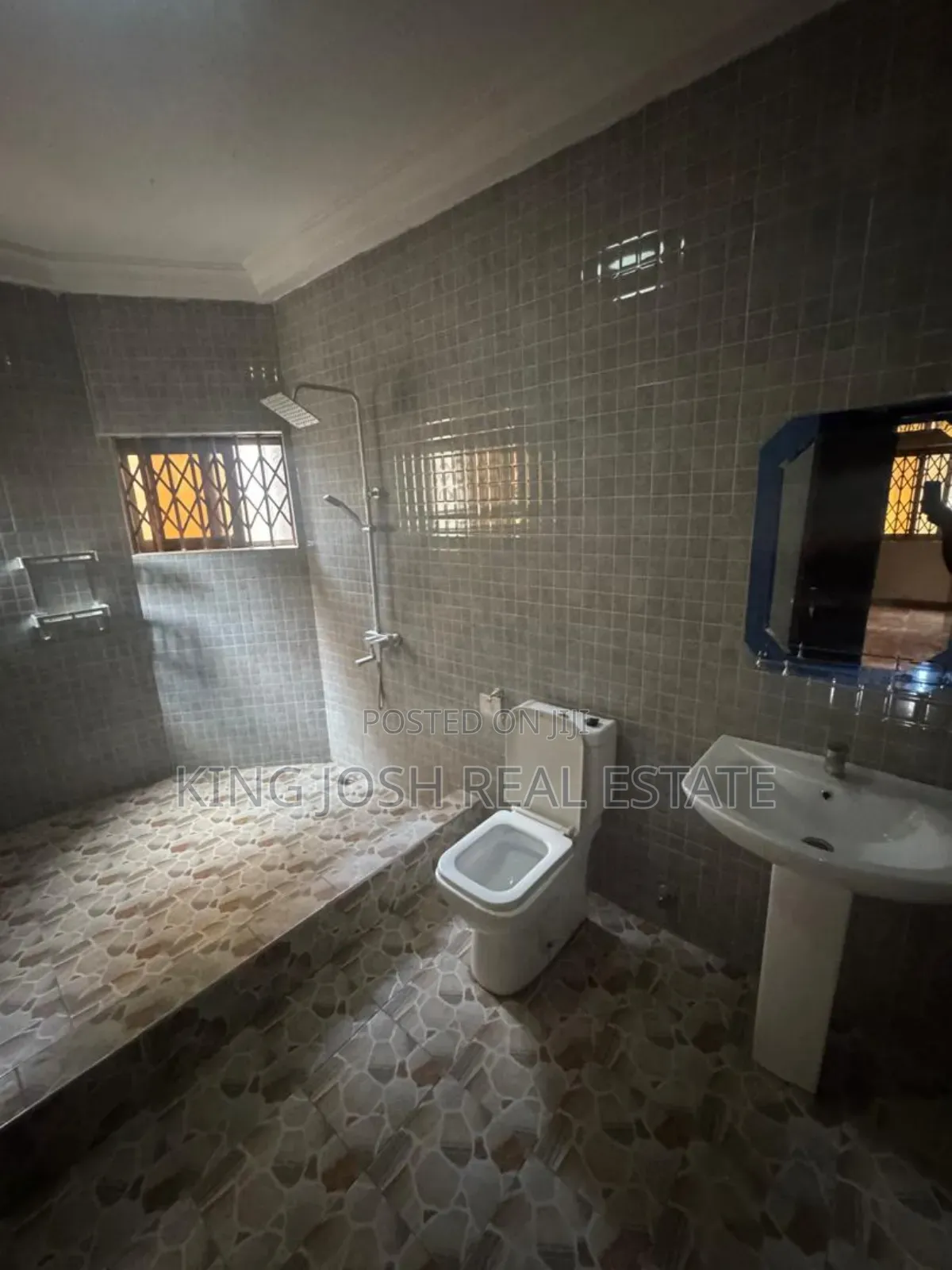 3bdrm Apartment in Lashibi, Klagon, Spintex for rent