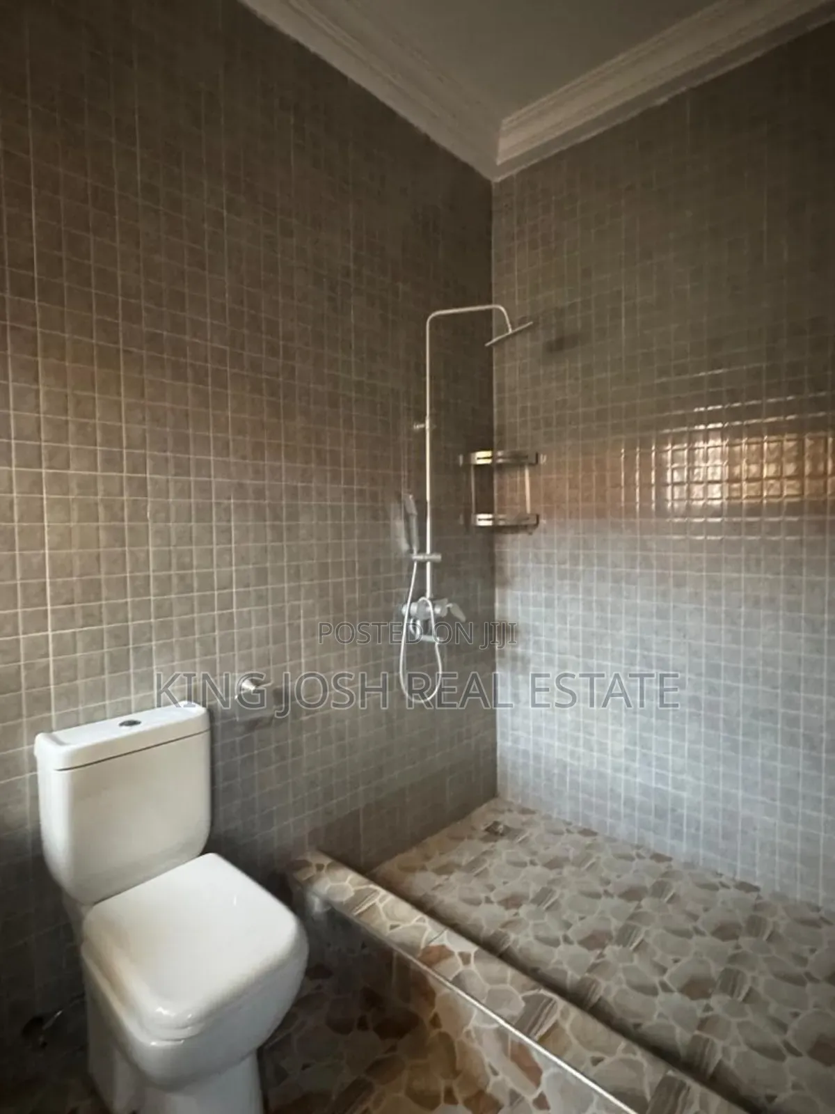 3bdrm Apartment in Lashibi, Klagon, Spintex for rent