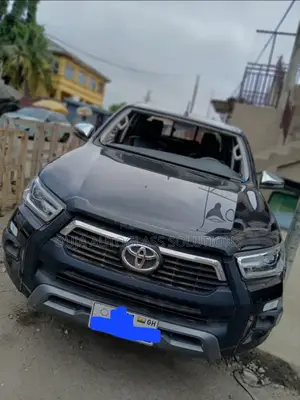Original 2022 Toyota Hilux Windscreen Available