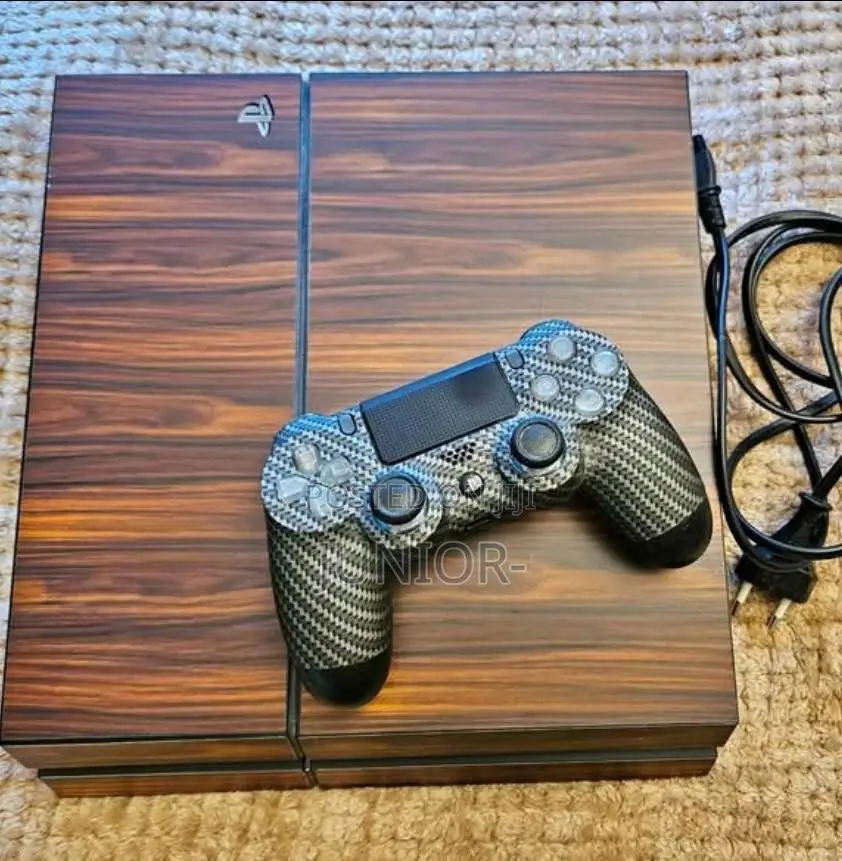 Play Station 4 (Jailbreak) 2 Pads