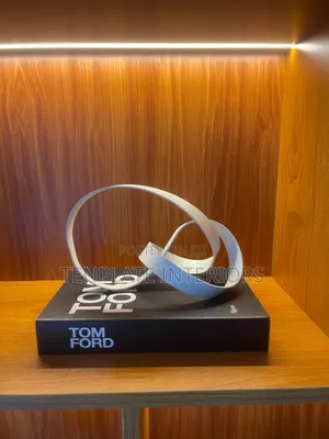 Metal Knot Ornament White