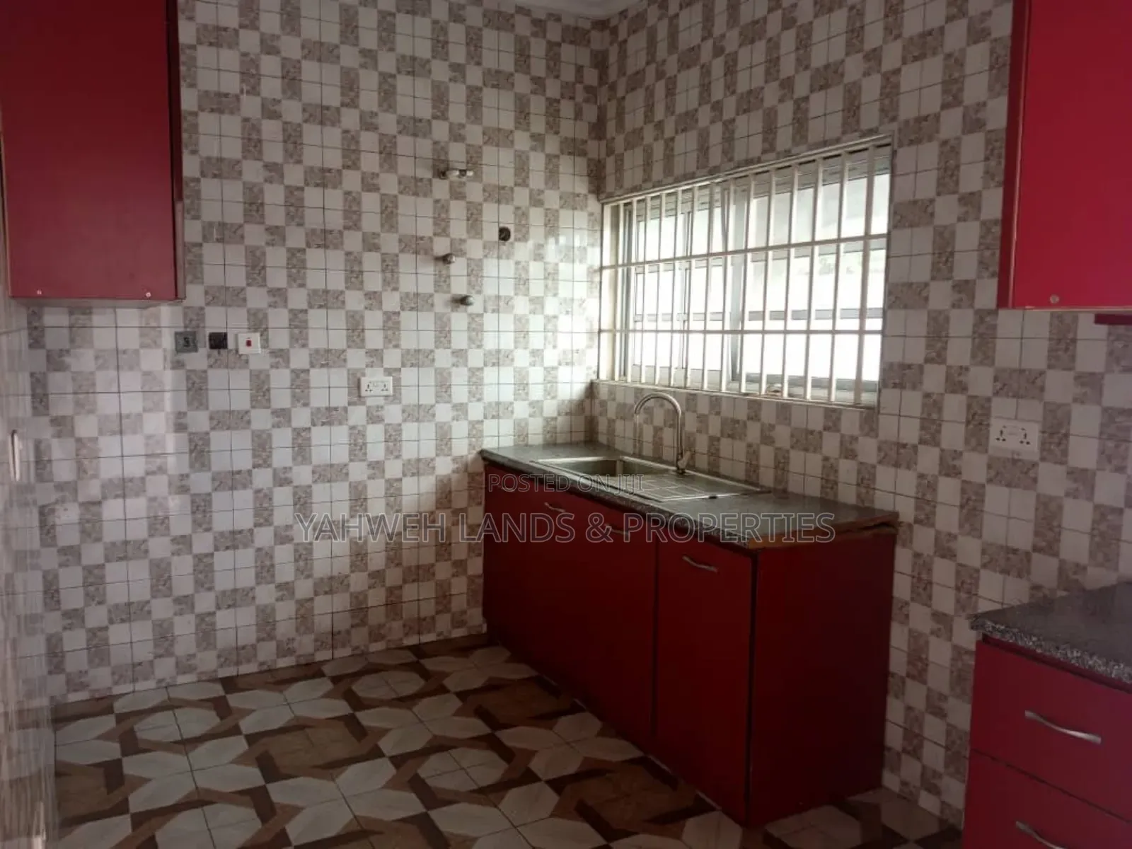 4bdrm House in Teshie for rent
