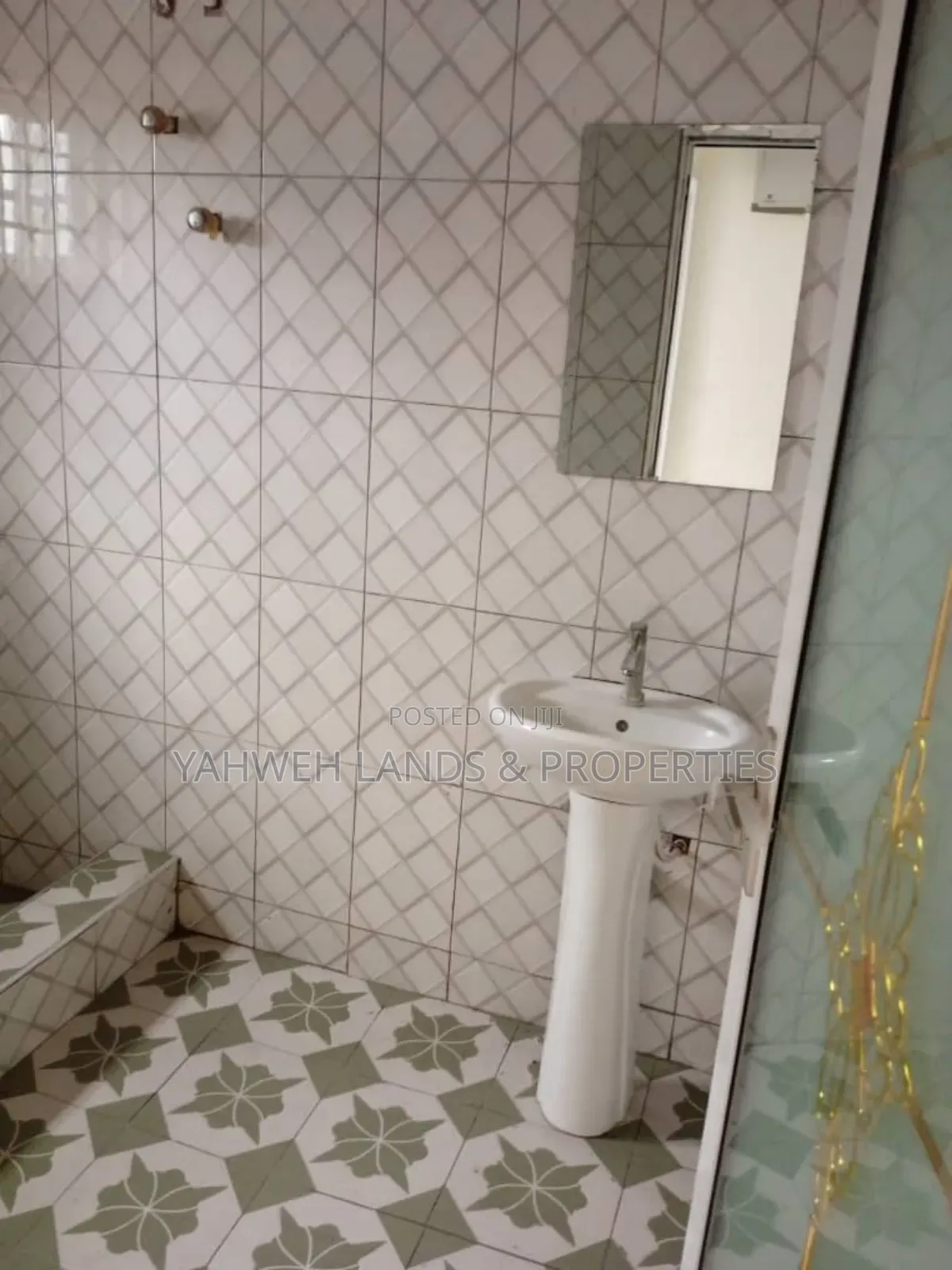 4bdrm House in Teshie for rent