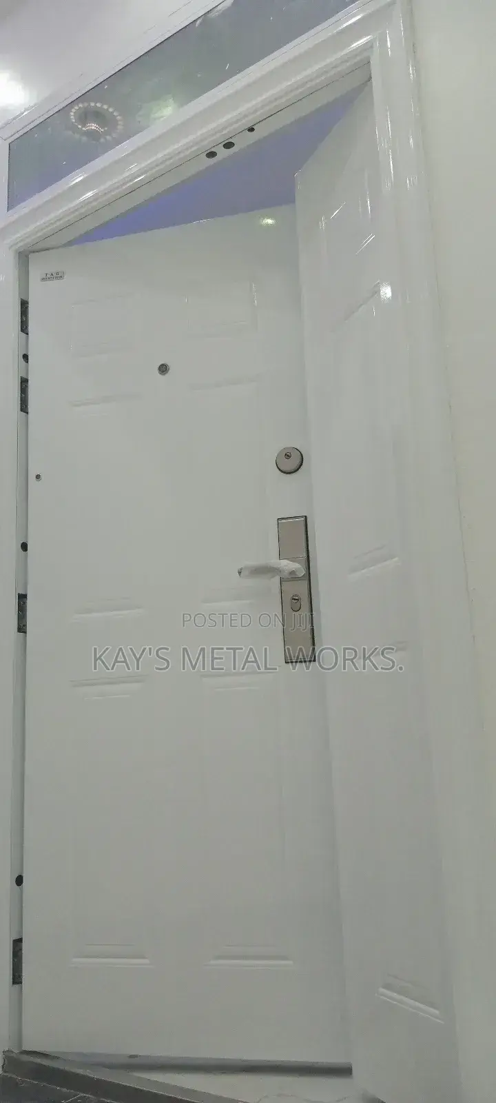 Foreign Metal Doors Spraying