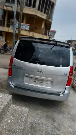 Original Hyundai Starex / H300 Rear Window Glass Available (Tinted)