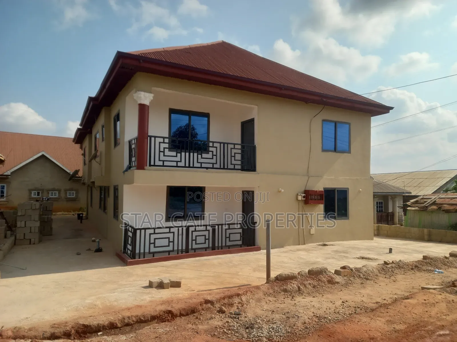 12bdrm House in Owhim Amanfrom., Kumasi Metropolitan for sale