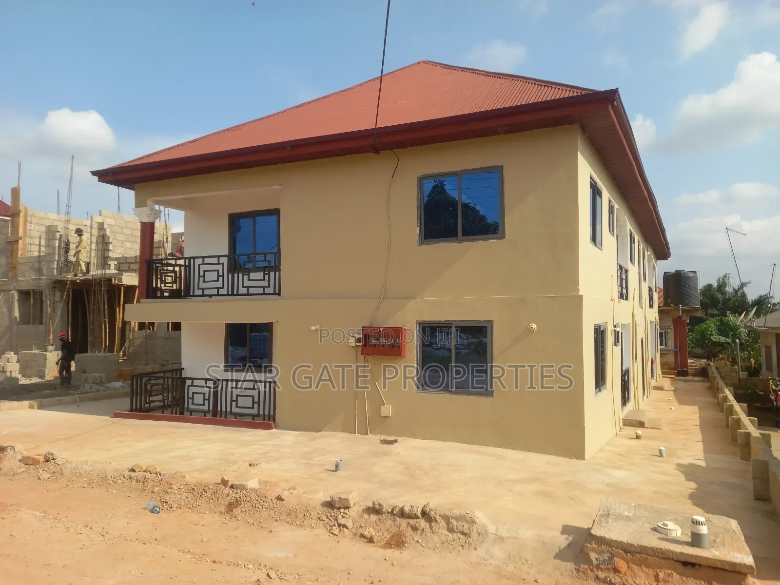 12bdrm House in Owhim Amanfrom., Kumasi Metropolitan for sale