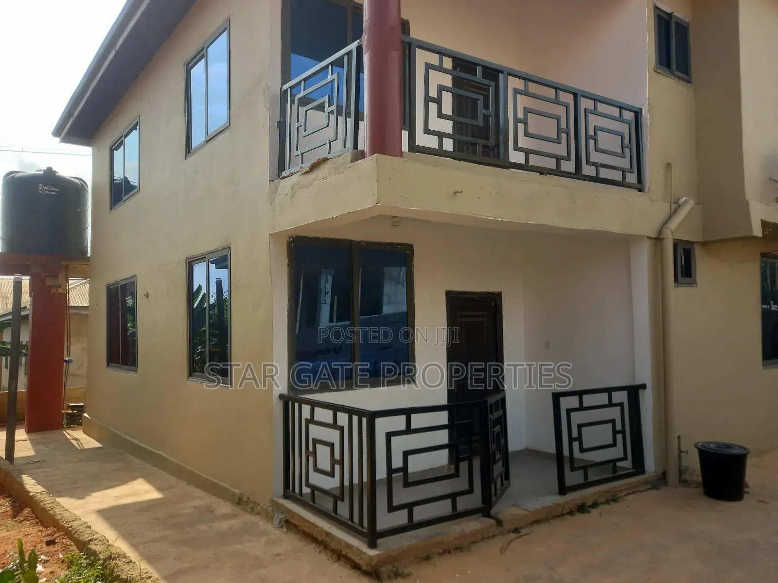 12bdrm House in Owhim Amanfrom., Kumasi Metropolitan for sale