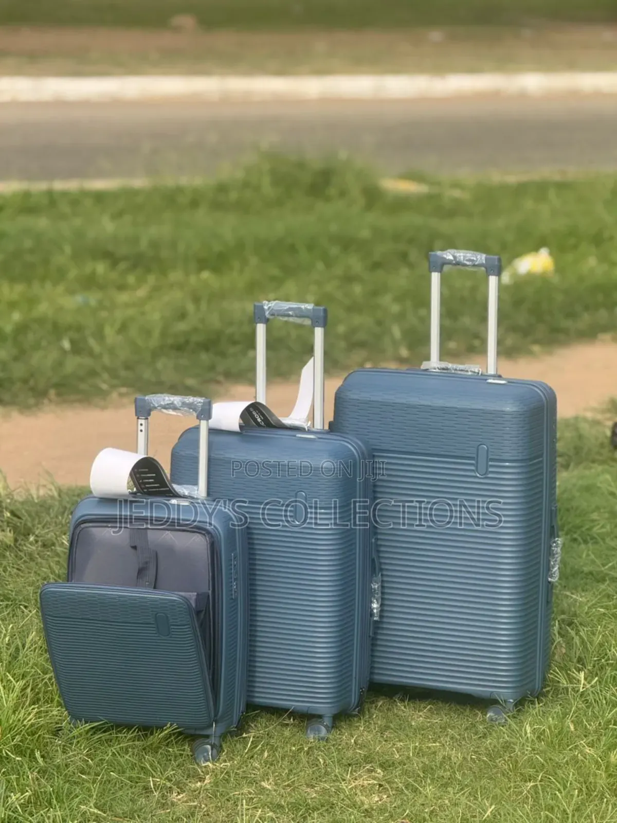 Antitheft Multifunctional Set With Carry-on and a Laptop Compartment