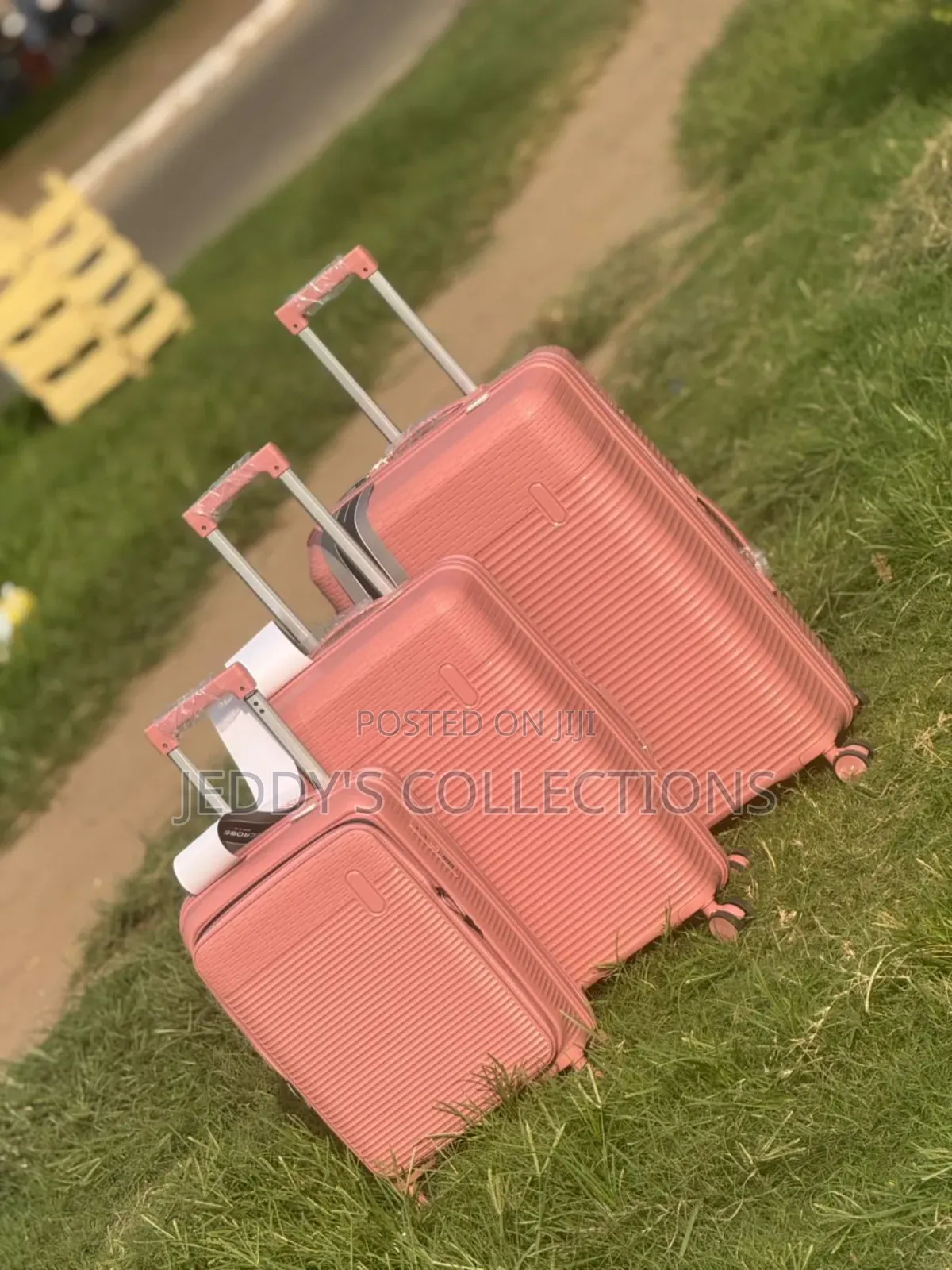 Antitheft Multifunctional Set With Carry-on and a Laptop Compartment
