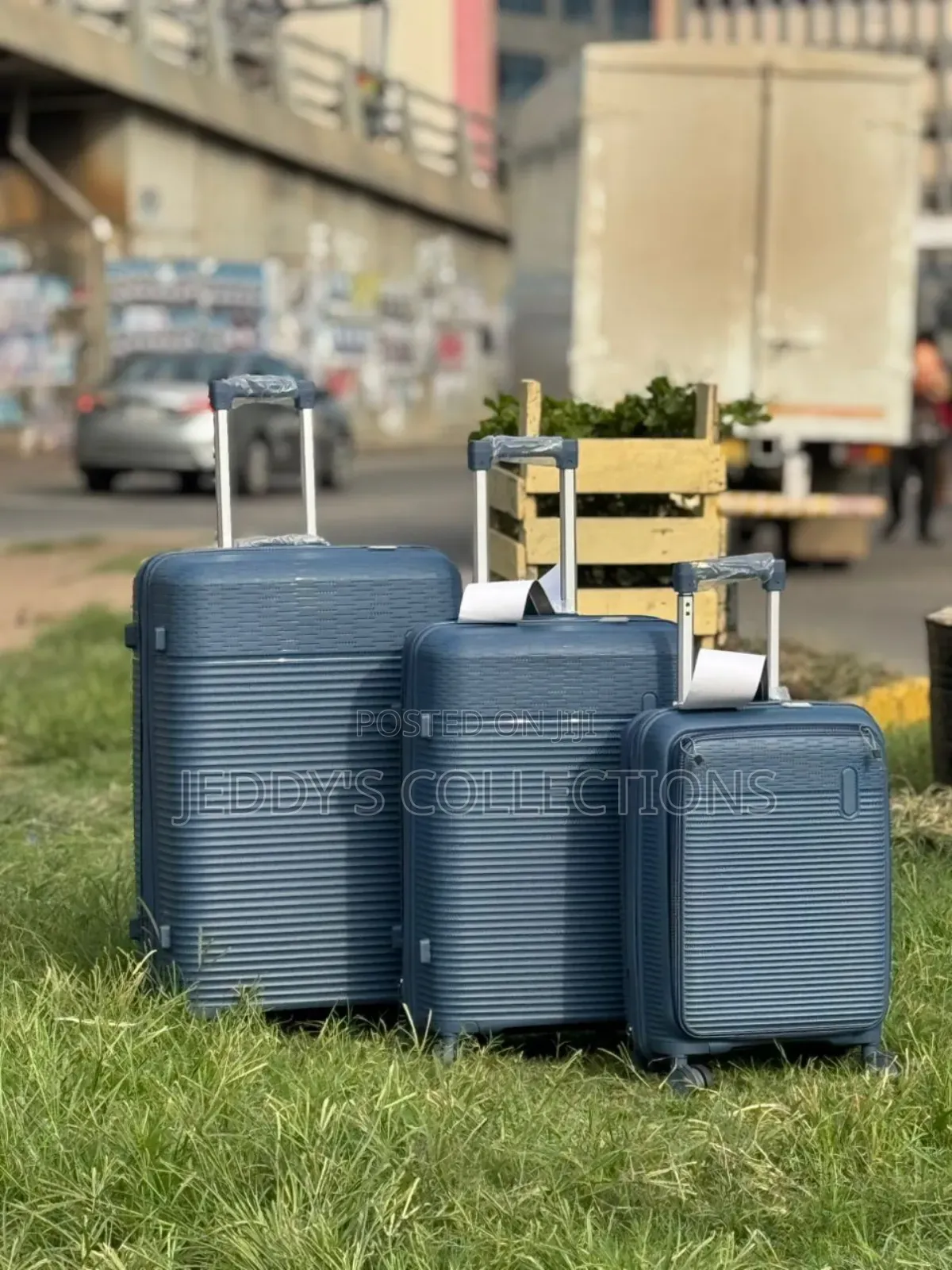 Antitheft Multifunctional Set With Carry-on and a Laptop Compartment