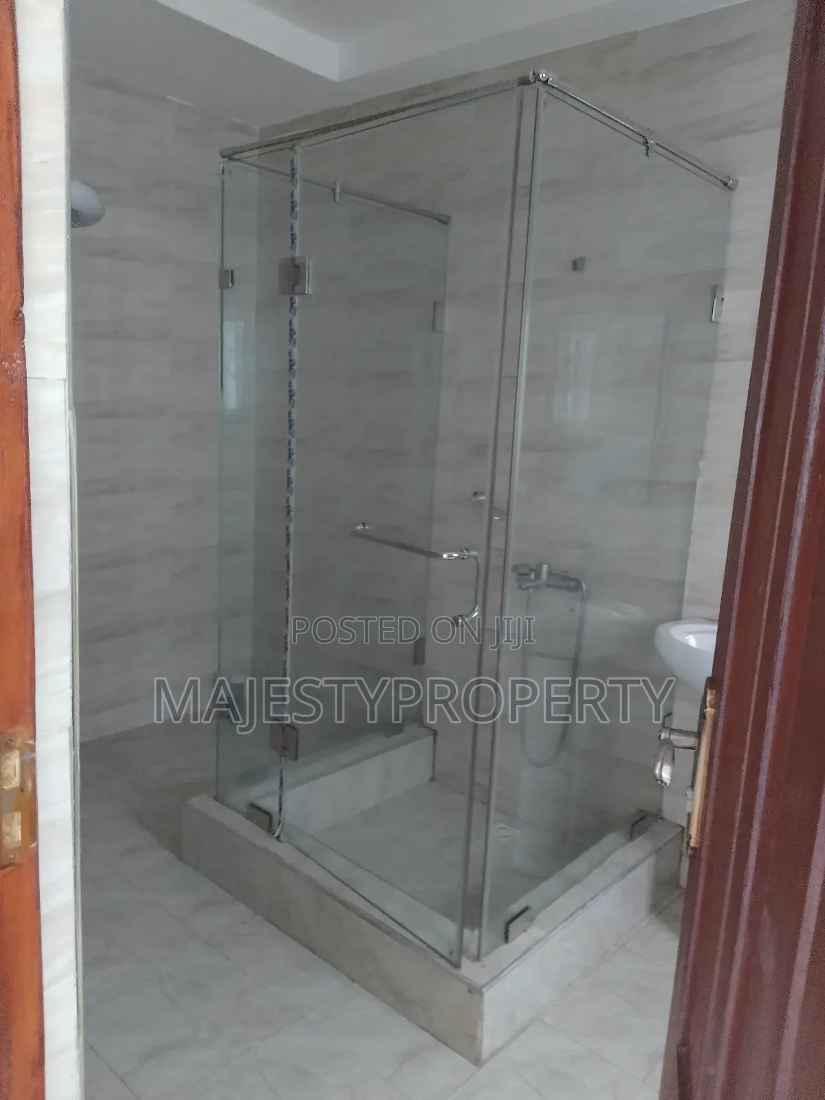 4bdrm House in Ogbojo, East Legon for rent