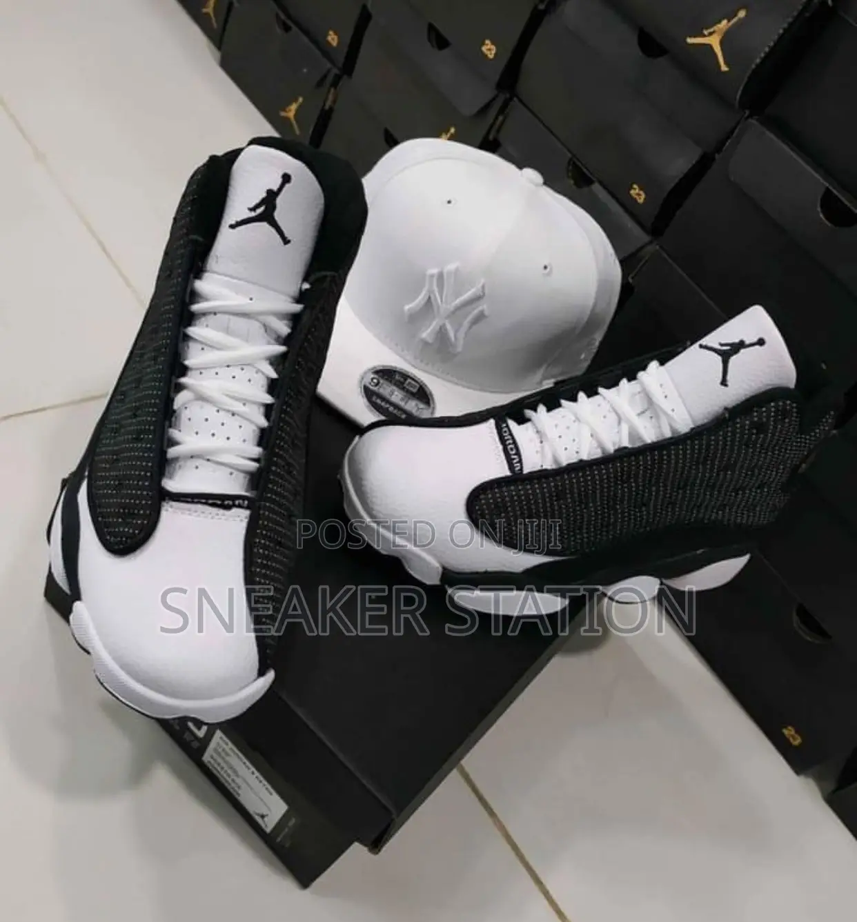 Air Jordan Retro 13 Black/White