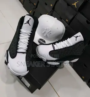 Air Jordan Retro 13 Black/White