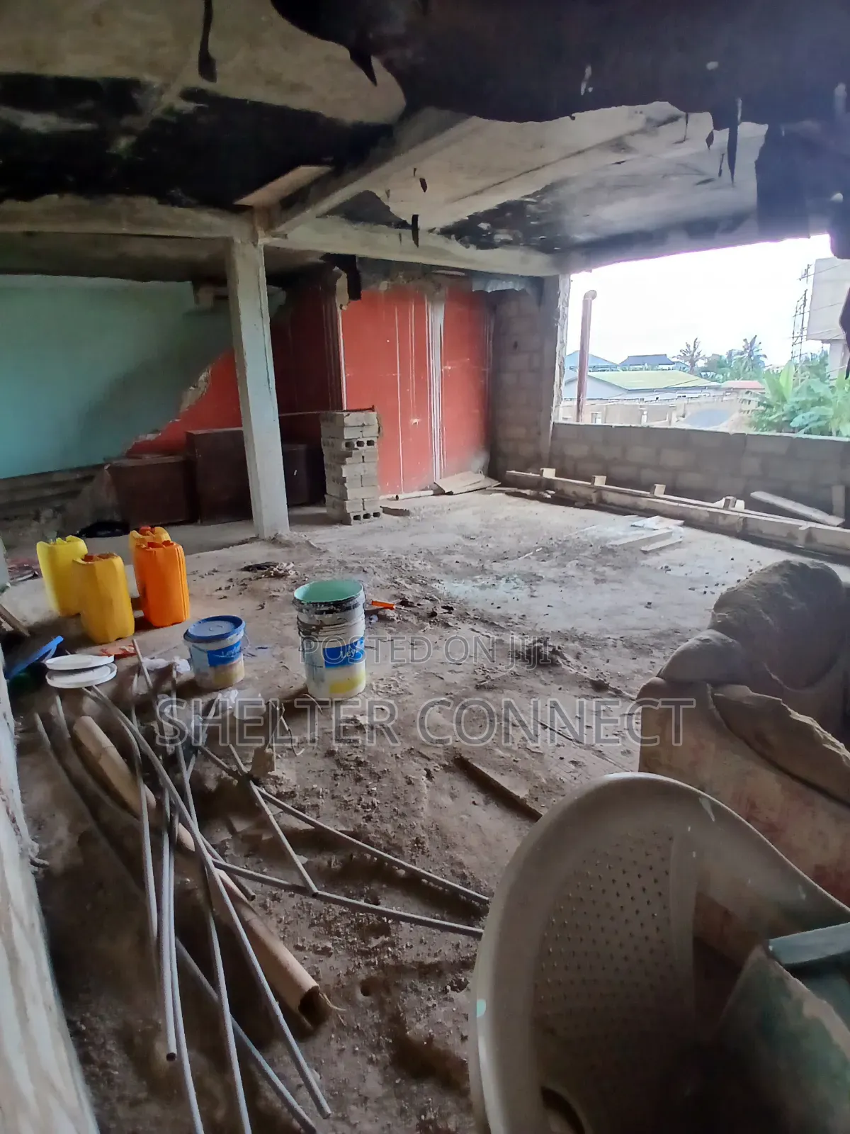 16bdrm Apartment in Abokobi for sale
