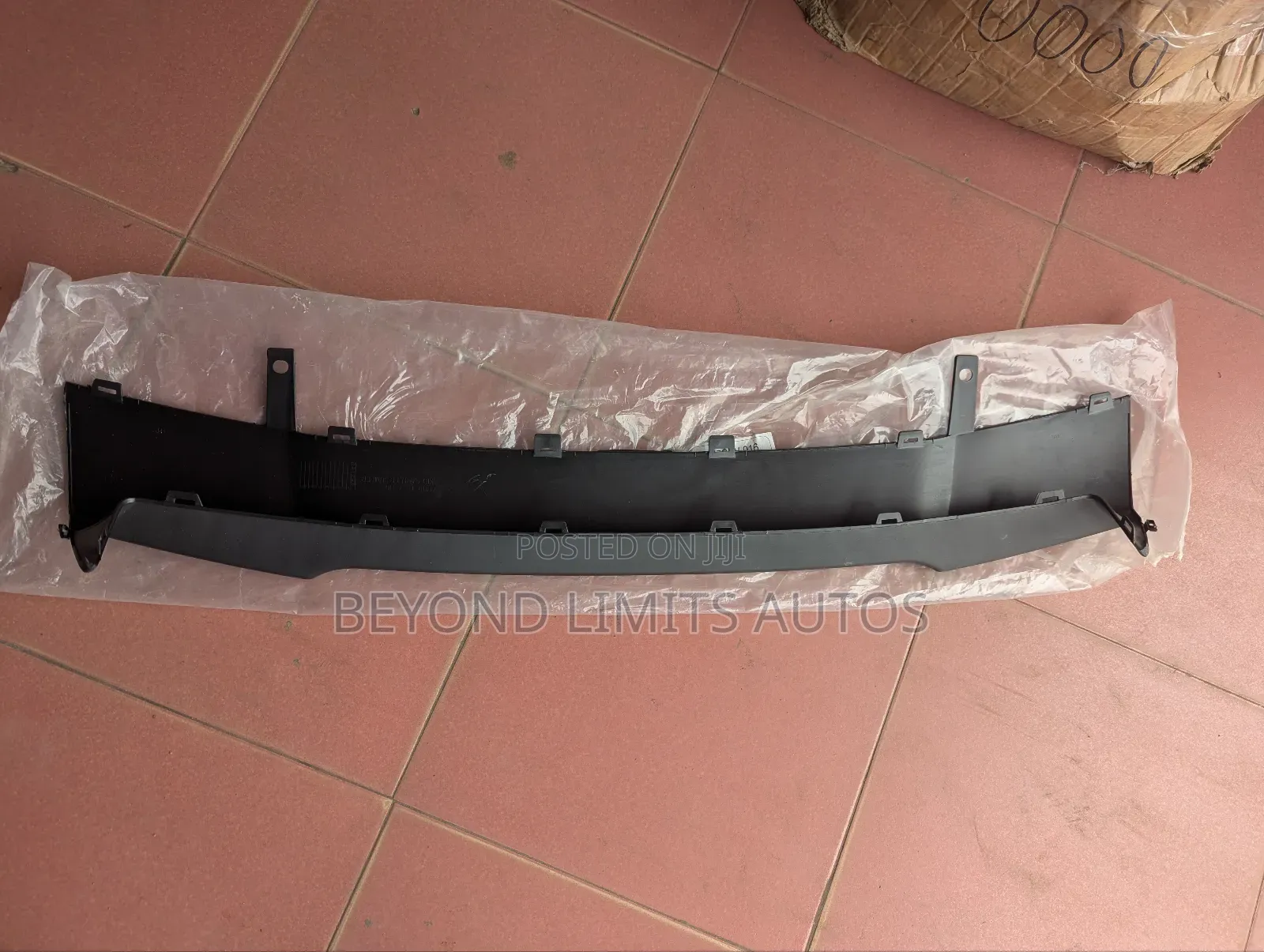 Honda CRV Cr-v 2017,2018,2019 Front Bumper Lip / Ash Moulding