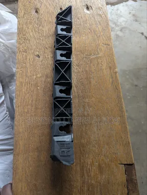 Hyundai Elantra 2017,2018,2019,2020 Back Bumper Locker/ Bracket