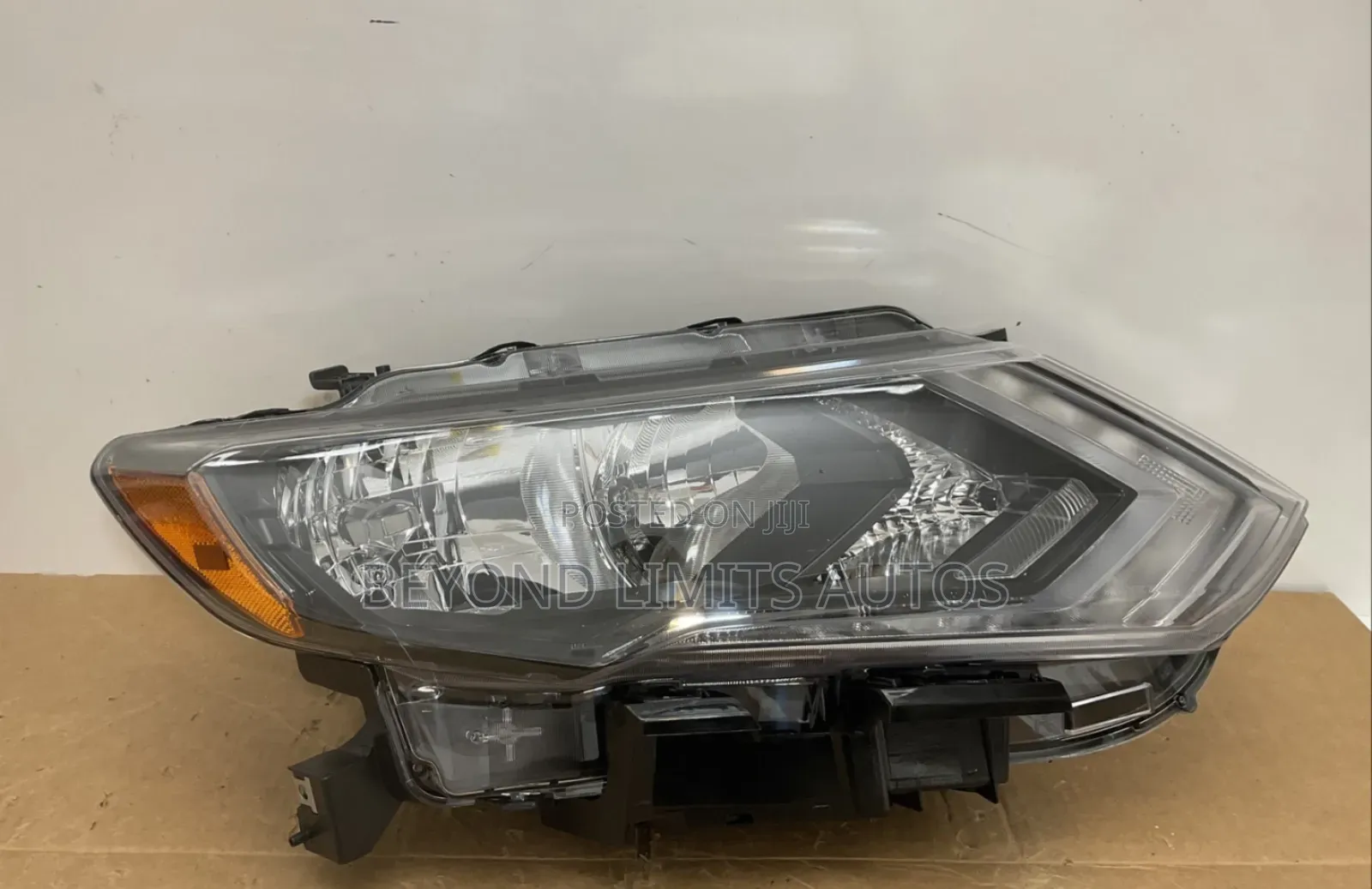 Nissan Rogue 2017,2018,2019 Head Light/ Headlight Normal