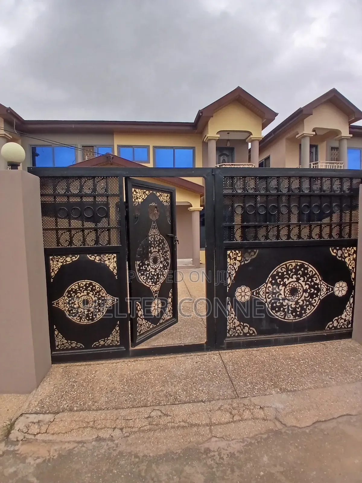 3bdrm Duplex in Abokobi for sale