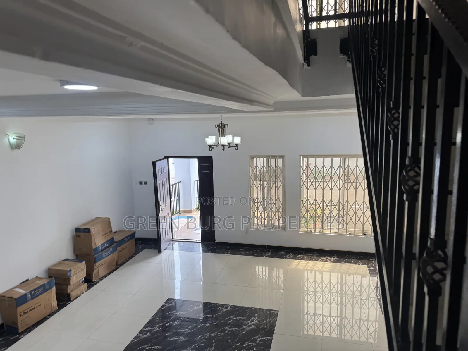 4bdrm Townhouse / Terrace in Cantonments for rent