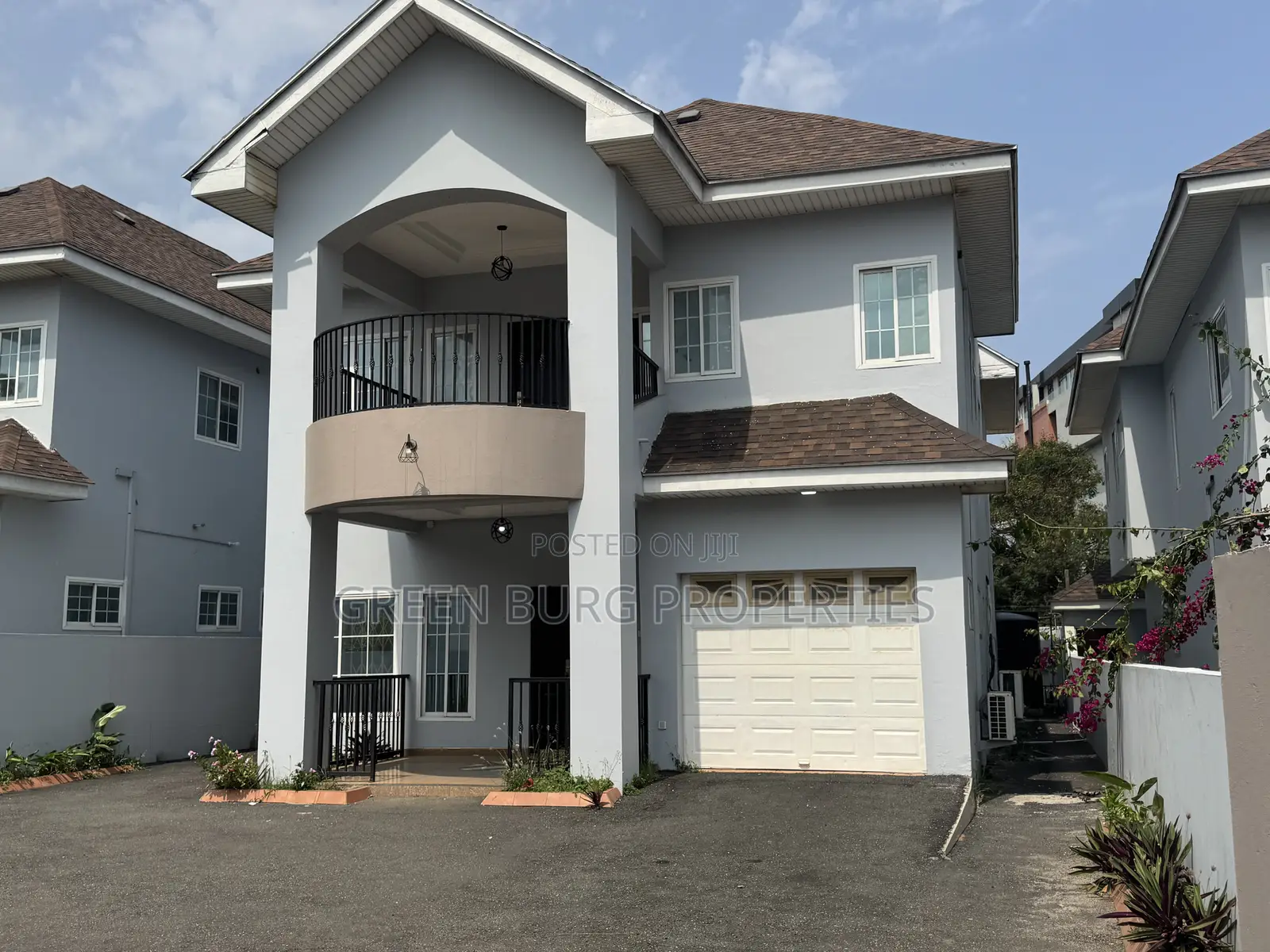 4bdrm Townhouse / Terrace in Cantonments for rent