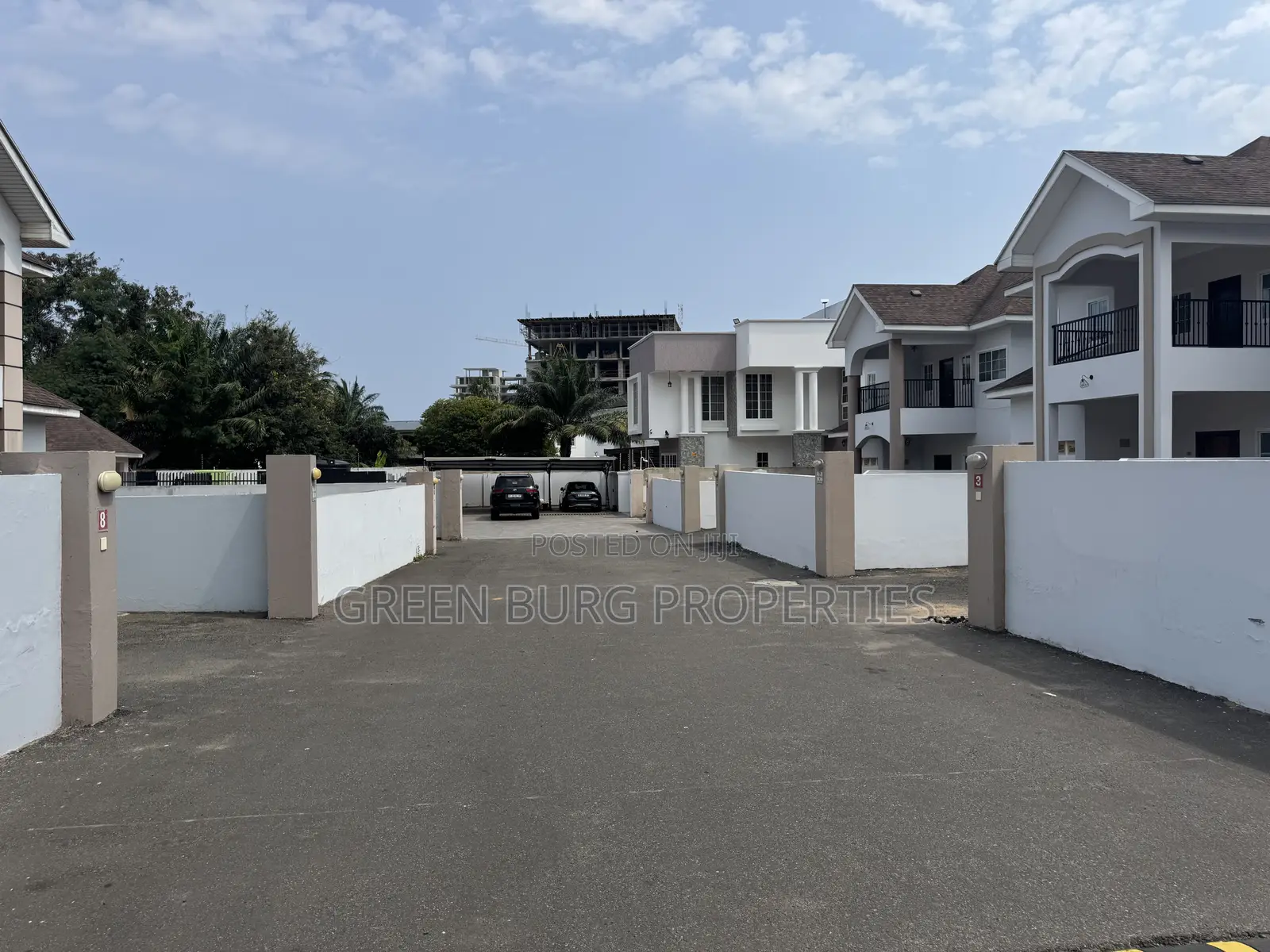 4bdrm Townhouse / Terrace in Cantonments for rent