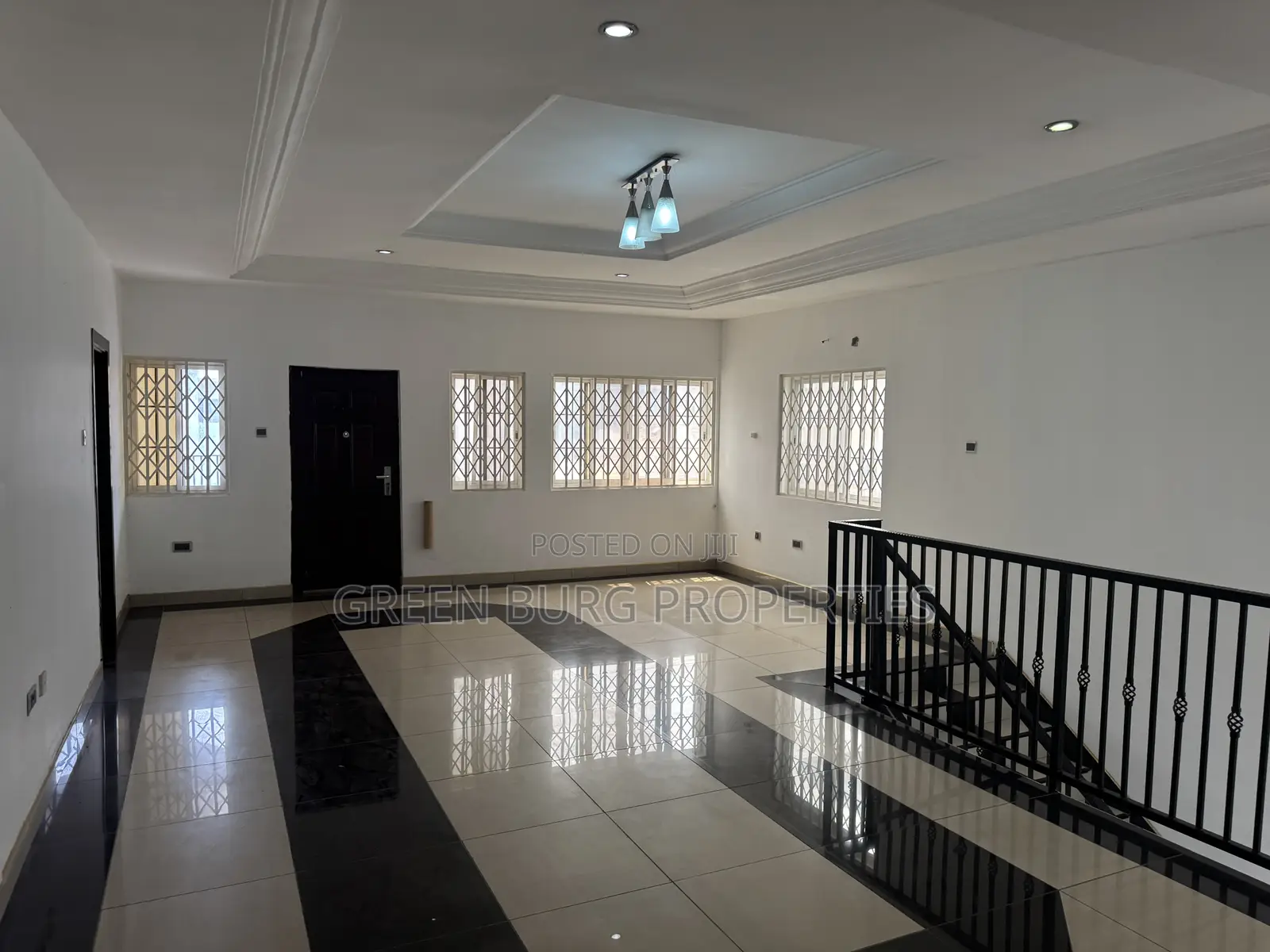 4bdrm Townhouse / Terrace in Cantonments for rent