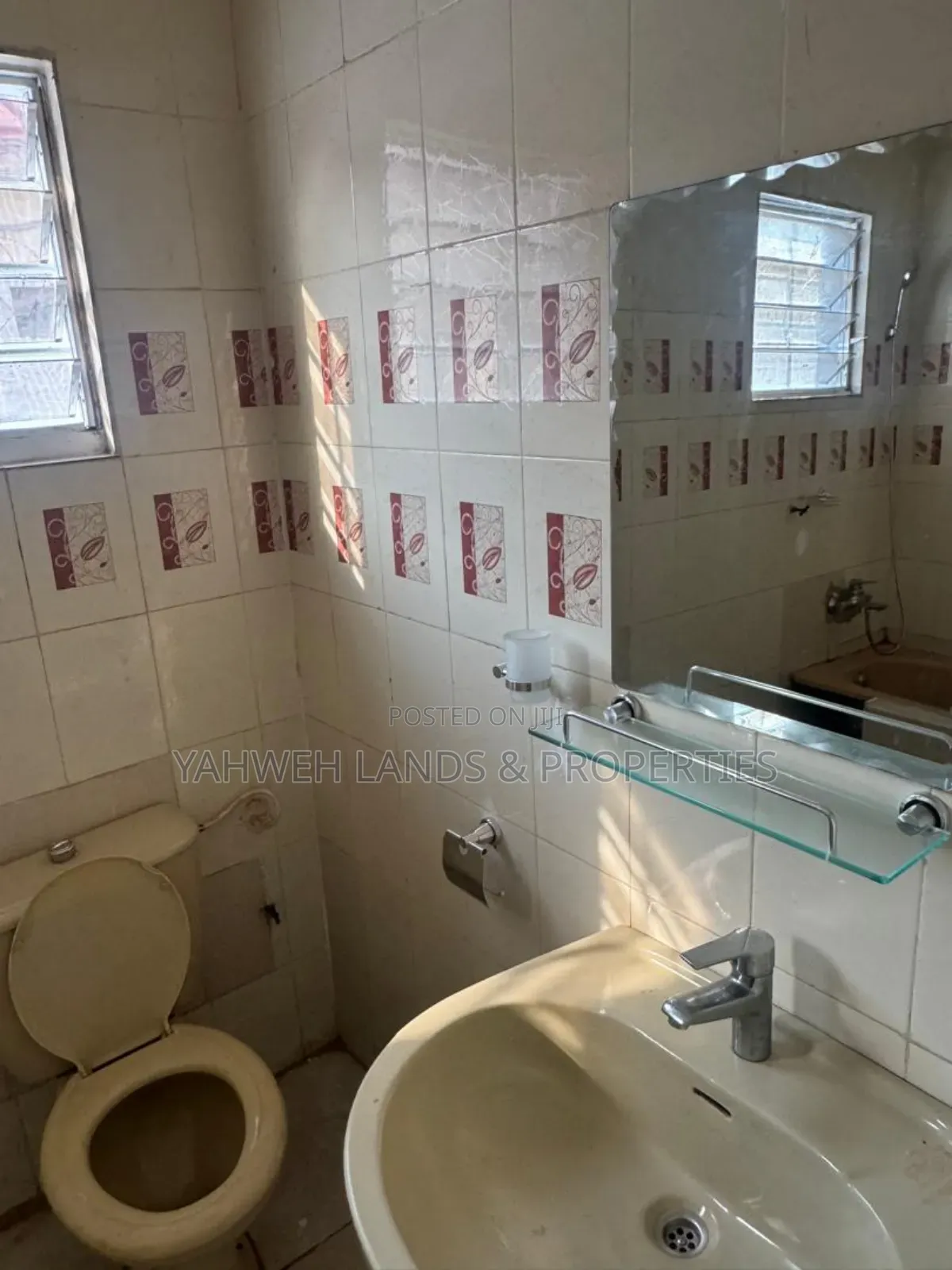 5bdrm House in East Legon for rent