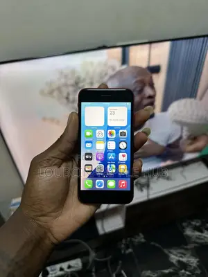 Apple iPhone SE (2020) 64 GB Red