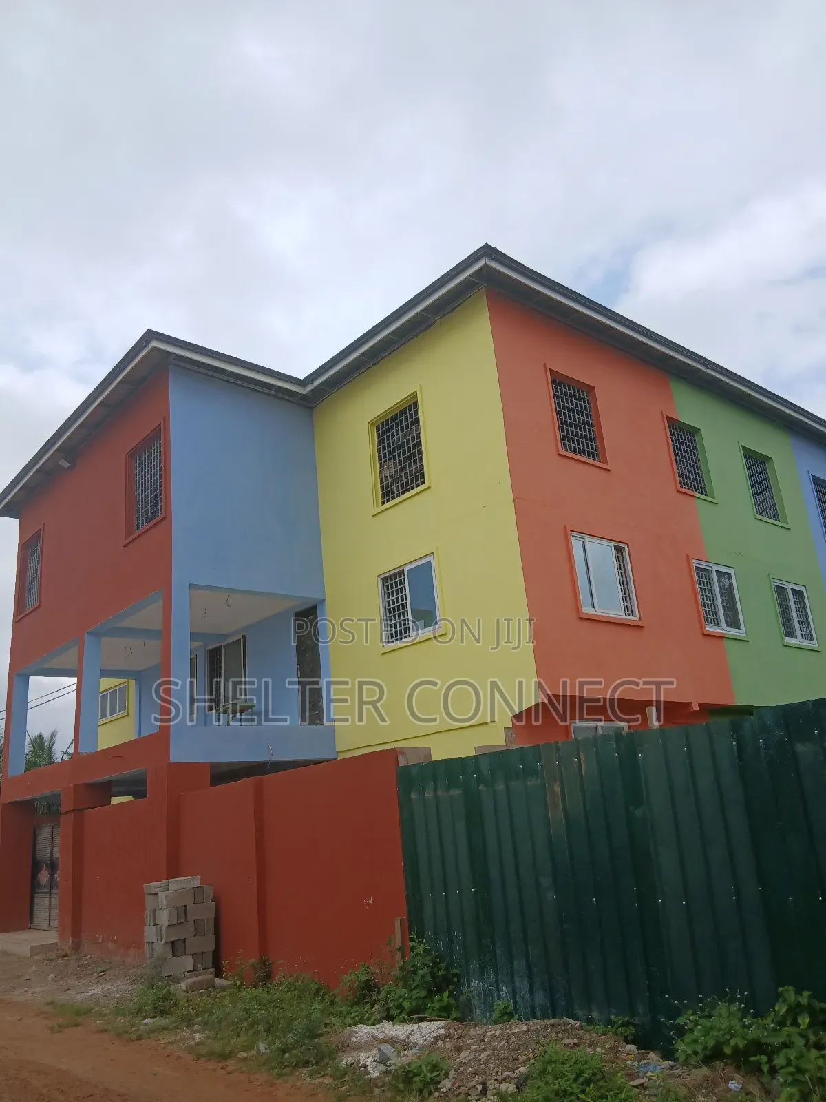 20bdrm Apartment in Teiman, Oyarifa for sale