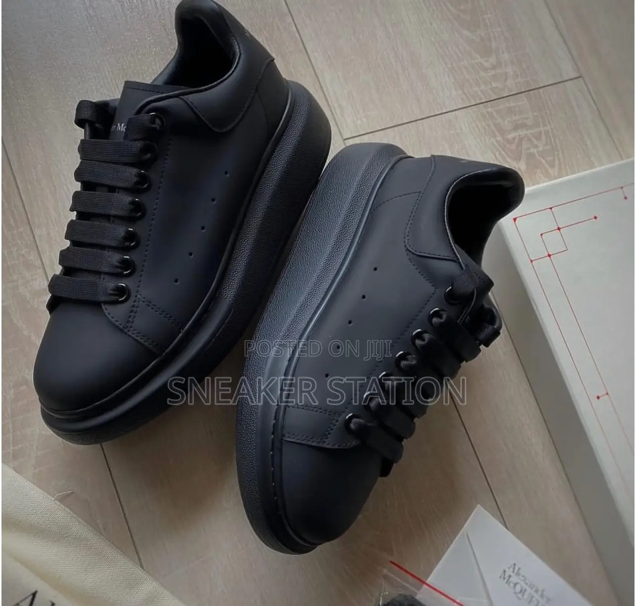 Alexander McQueen All Black Sneaker