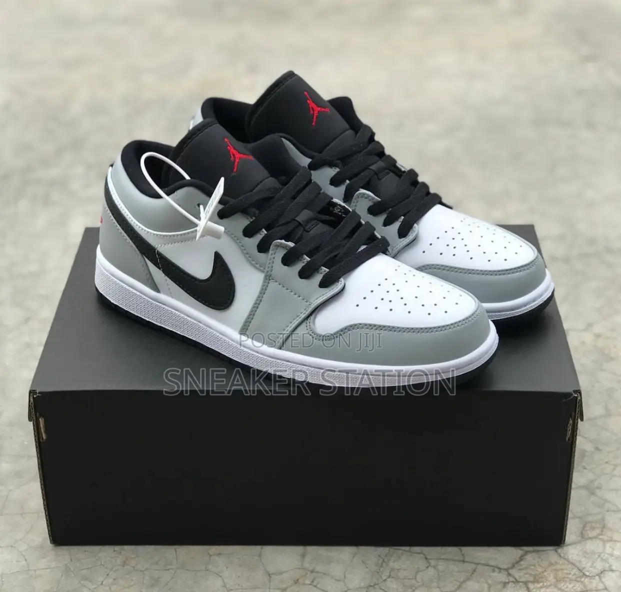 Air Jordan 1 Low Light Smoke Grey