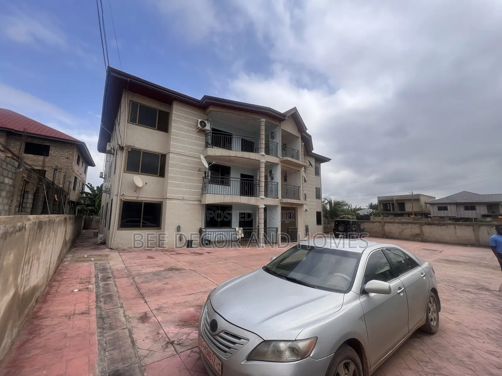2bdrm Apartment in Bee Decor & Homes, Old Ashomang for rent