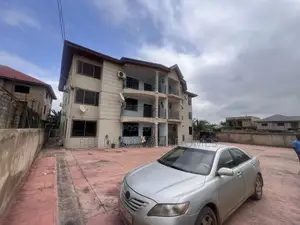 2bdrm Apartment in Bee Decor & Homes, Old Ashomang for rent