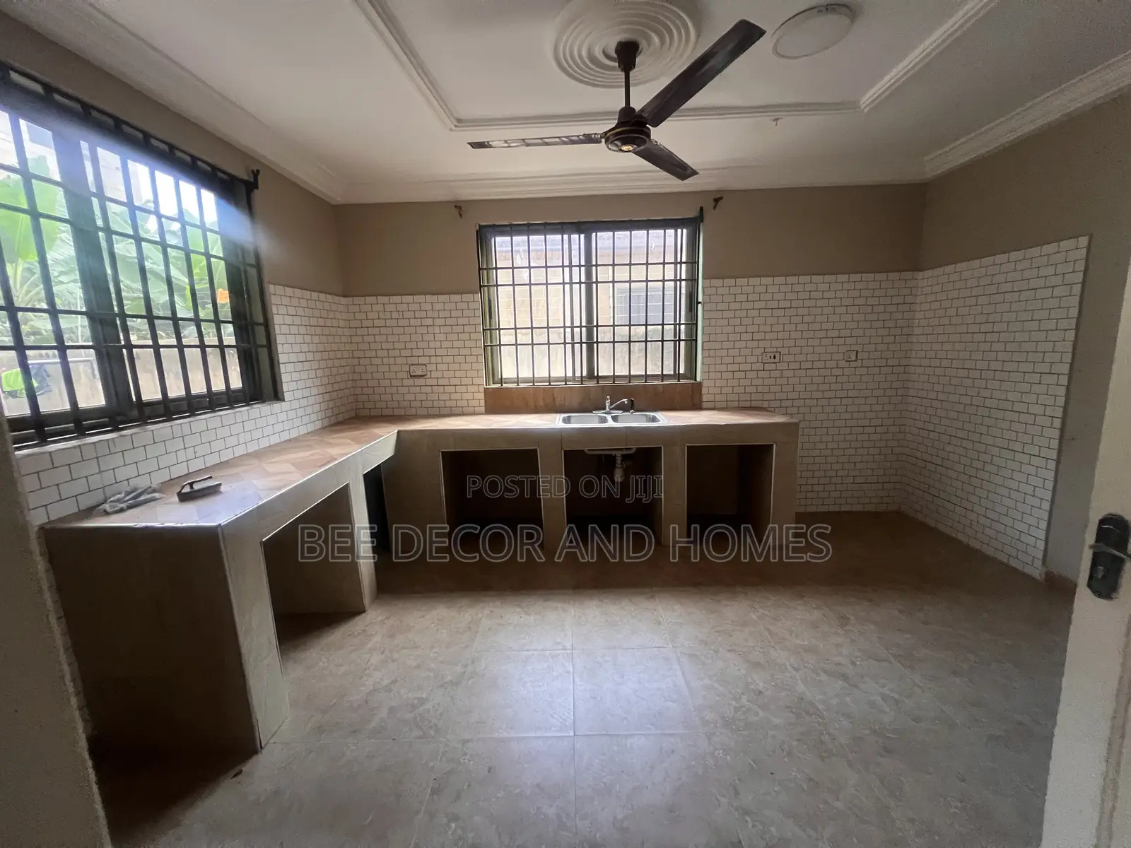 2bdrm Apartment in Bee Decor & Homes, Old Ashomang for rent
