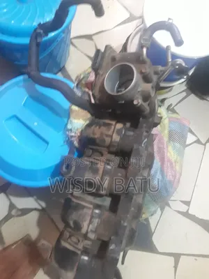 2012 Vitz Manifold and Throttle