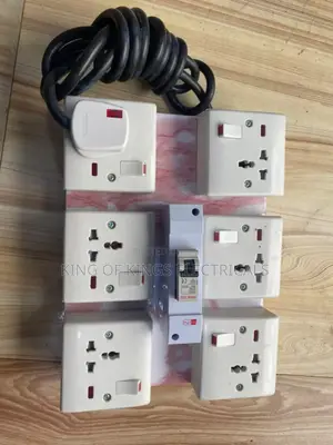 Heavy-Duty 6-Way Extension Board With Circuit Breaker Switches