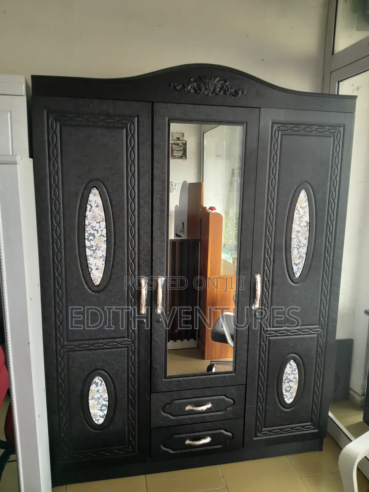 Cate Room Wardrobe
