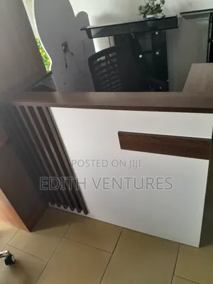 Odor Reception Desk