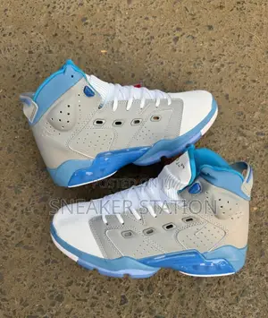 Air Jordan Retro 6 University Blue